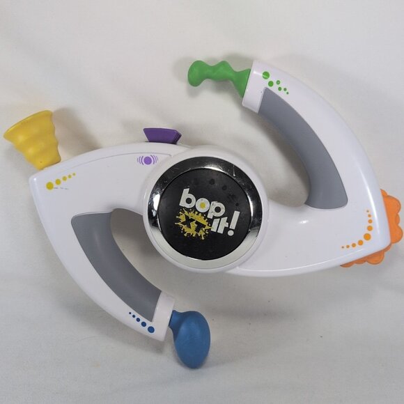 BOP IT XT Handheld Electronic Full Size Game White Hasbro Original 2010 WORKING - Picture 1 of 16